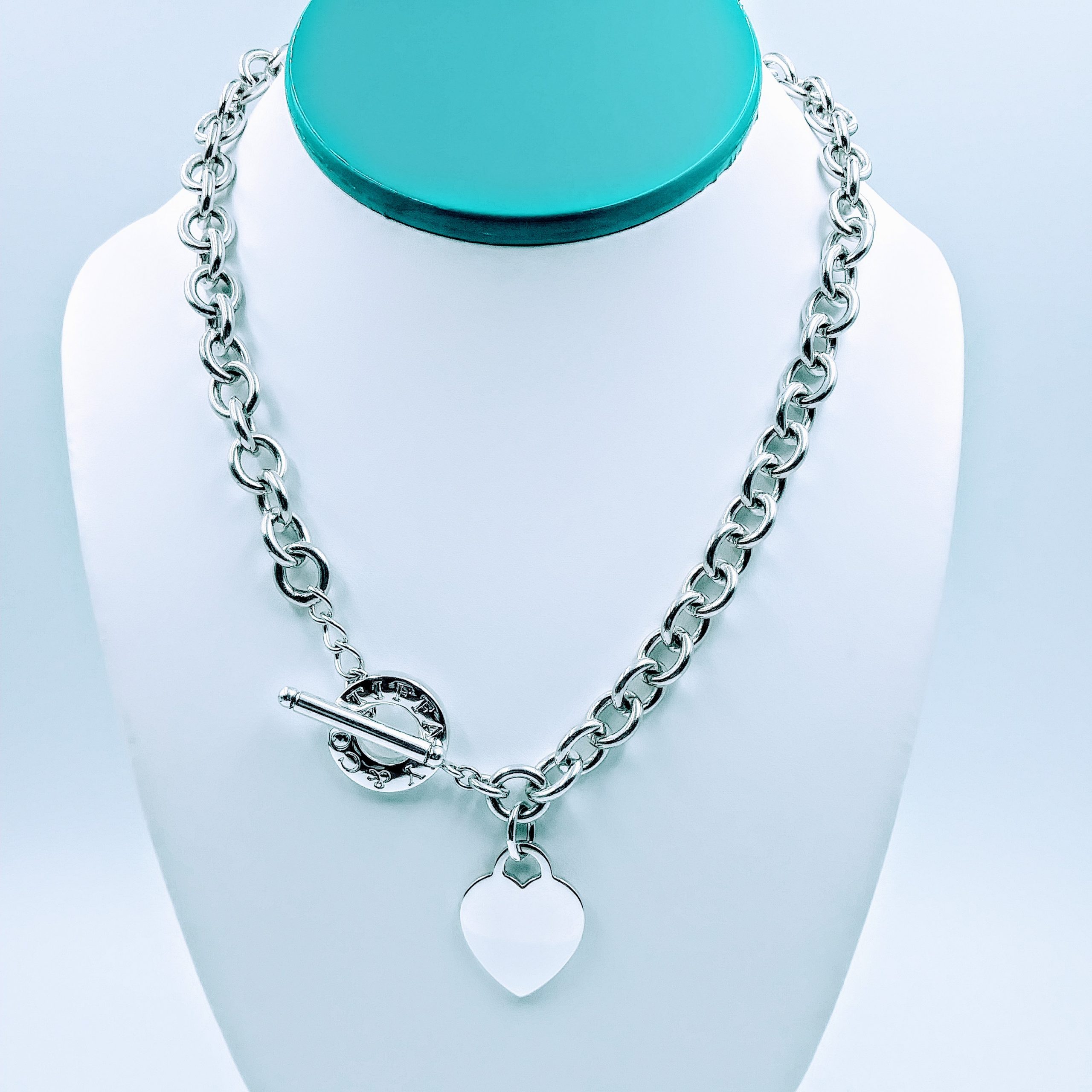 Tiffany & Co. - 17 Inches Sterling Silver Heart Charm Toggle Necklace ⋆
