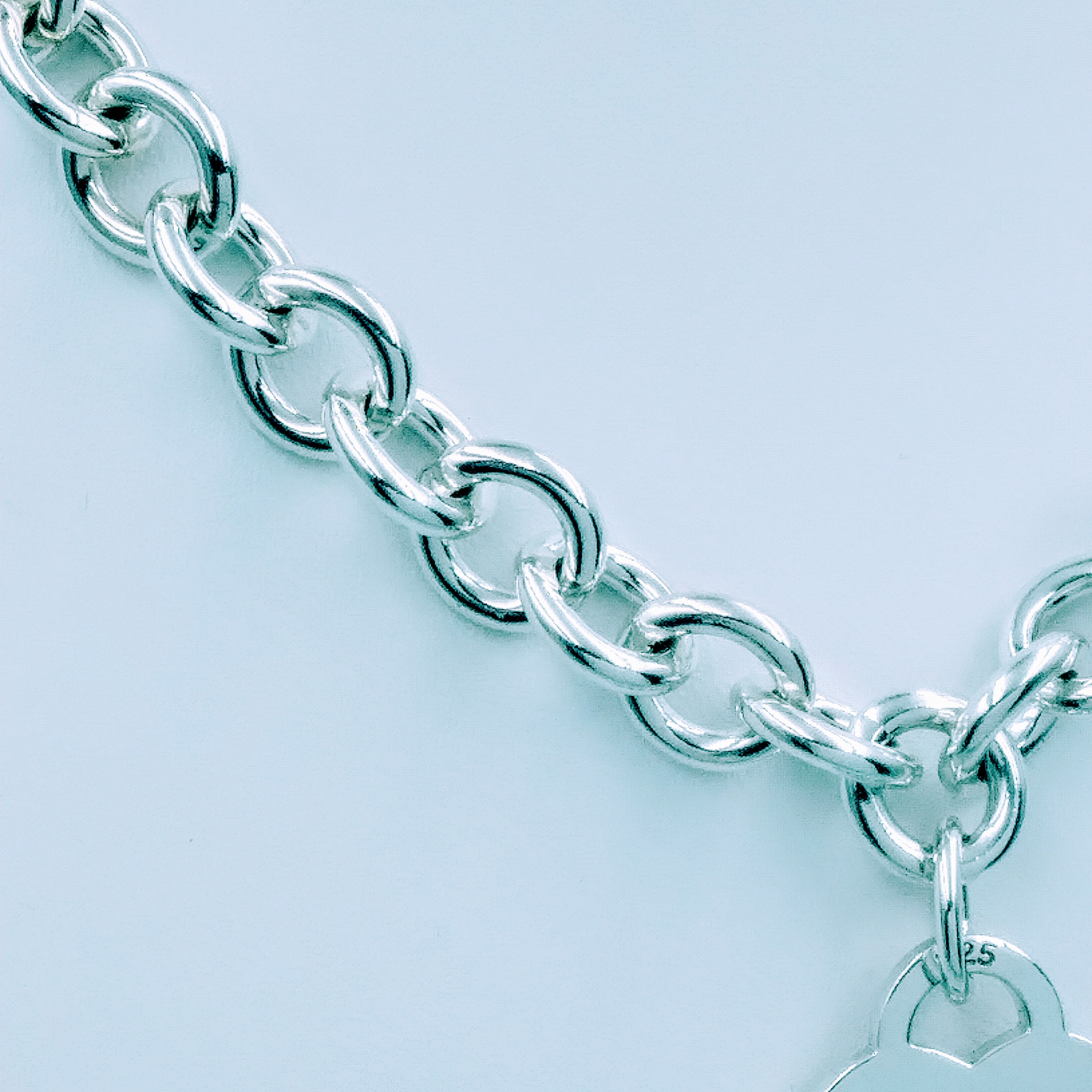 Are Tiffany Heart Necklaces Still in Style? – Fetchthelove Inc.